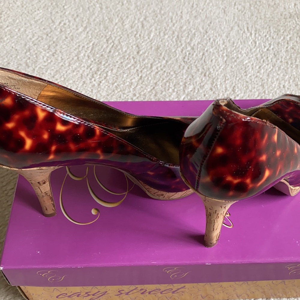Shoes - Picture 2 of 3